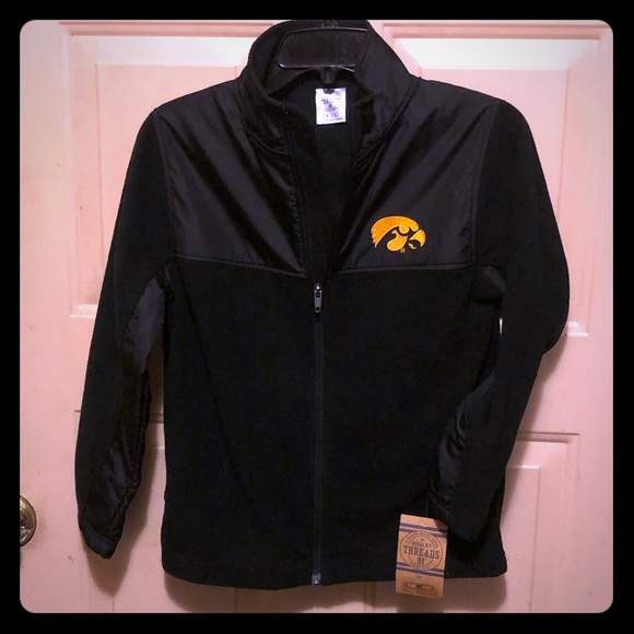 New With Tags BOYS IOWA HAWKEYES T-SHIRT Size Small